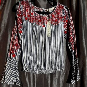 "Solitaire" long bell cuff sleeve peasant blouse